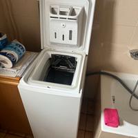 Lavatrice a carica dall’alto - Compatta e funziona