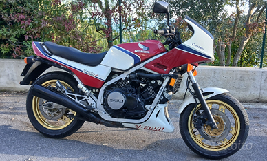 Honda vf 750f 1983