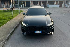 Audi q855 tfsi s line