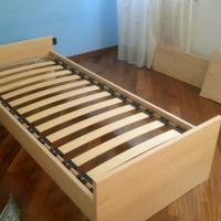 Due letti a doghe con materassi 180x90