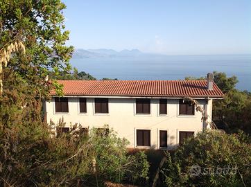 Appartamento in villa con giardino Torre Normanna