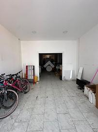 NEGOZIO A MELITO DI NAPOLI