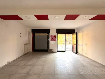 NEGOZIO A GRUGLIASCO