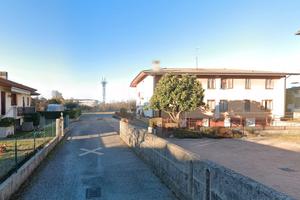 Trilocale con balcone in Via Cividale - Udine