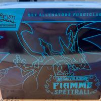 Set Allenatore Fiamme Spettrali Pokemon