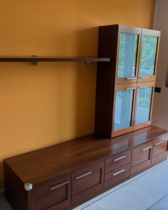 Mobile TV, parete attrezzata