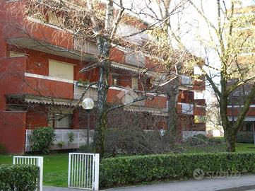 6 LOCALI A PESCHIERA BORROMEO