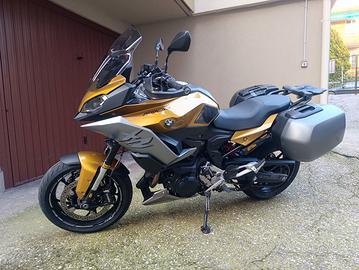 BMW f 900 XR