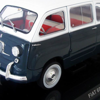MODELLINO FIAT 600 MULTIPLA SCALA 1/24