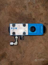 Valvola Eaton Vickers + blocchetto idraulico