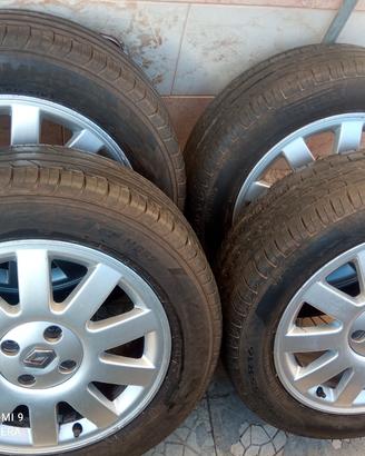 Cerchi e gomme Reno,e  Dacia.