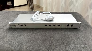 Ubiquiti USG4-PRO USG Firewall router modem usato