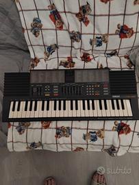 Pianola Yamaha PSS390