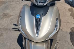 piaggio berverly 400