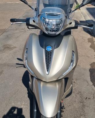 piaggio berverly 400