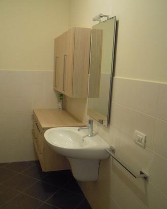 mobili bagno sospesi
