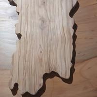 Tagliere a forma di Sardegna in ulivo