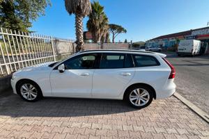Volvo V60 2.0 B3 Geartronic R-design, 04/2021