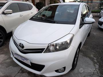 TOYOTA Yaris 1.0 5 porte Active