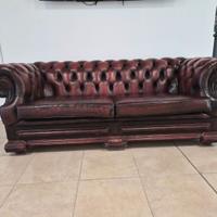 Divano chesterfield