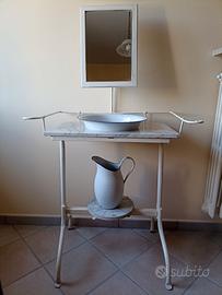 Lavabo/toilette d'epoca in ferro battuto e marmo