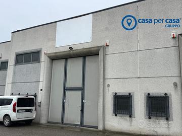 Capannone di 300 mq con soppalco