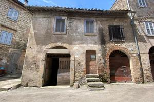 MONOLOCALE A CARBOGNANO