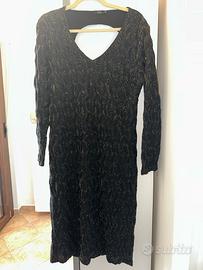 Vestito nero e dorato