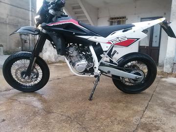 Vendo Husqvarna SMR 125 - 2012