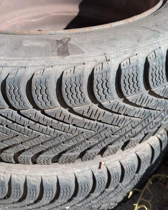 Ruote gomme invernali 185/60 R15 Pirelli