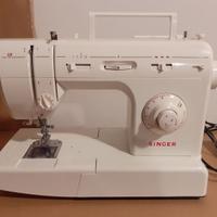 Macchina da cucire singer modello 9868