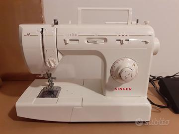 Macchina da cucire singer modello 9868