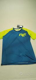 T-shirt running