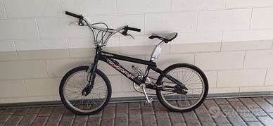 bicicletta bmx
