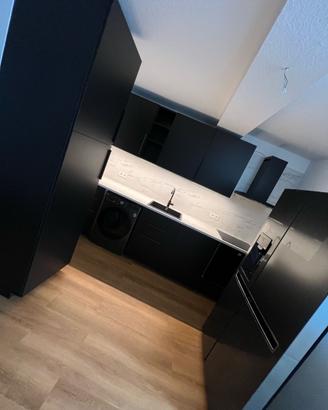 Arredamento moderno con un solo anno di vita