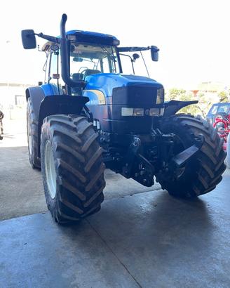 Trattore New Holland TM 175