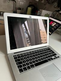 MacBook Air (13”, 2017)