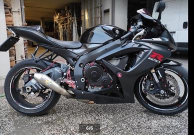 SUZUKI GSX R 600 