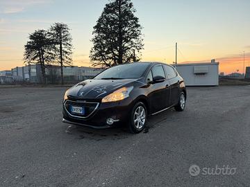 Peugeot 208 - 1.2 vTi - 82Cv