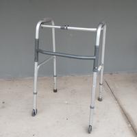 Deambulatore pieghevole 