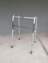 Deambulatore pieghevole 