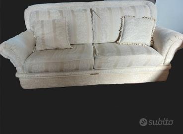 Coppia di  divani beige sfoderabili