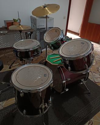 Batteria acustica 