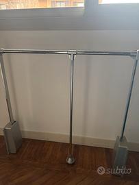 Supporto appendiabiti armadio