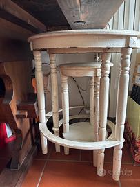 Tris di tavolini in legno