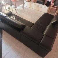 Divano in vera pelle