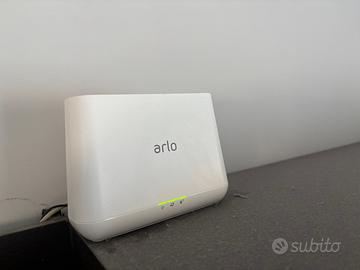 Arlo Pro kit di videosorveglianza  con basestation