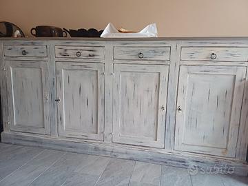 credenza a 4 ante e 4 cassetti in legno  massello 