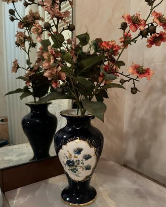 Vaso blu e fiori