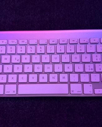 Magic keyboard di Apple  (versione a pile )
